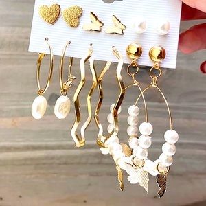 Acrylic pearls earrings